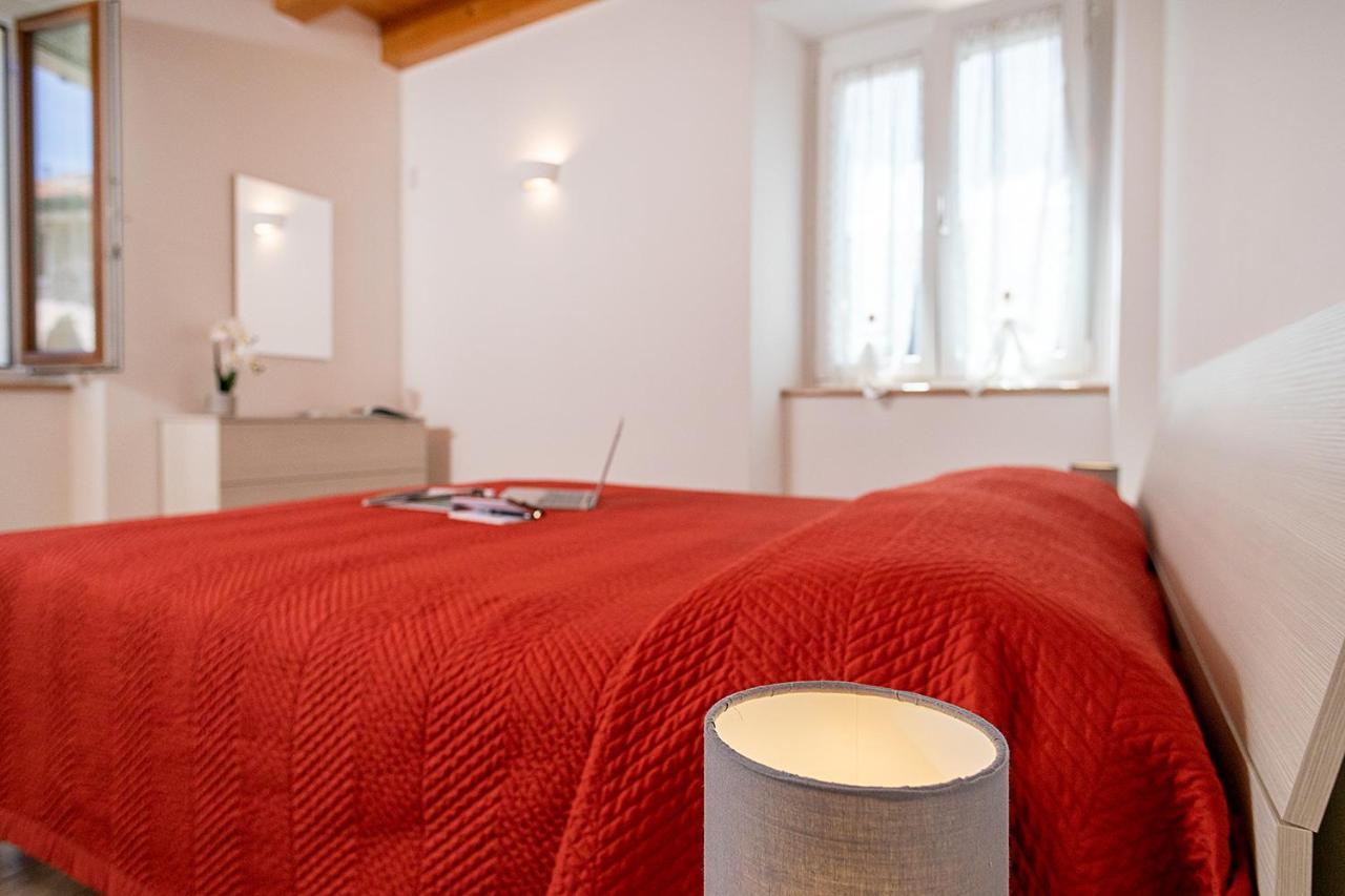 Casa Rossa - Regarda Travel Villa Bardolino Dış mekan fotoğraf