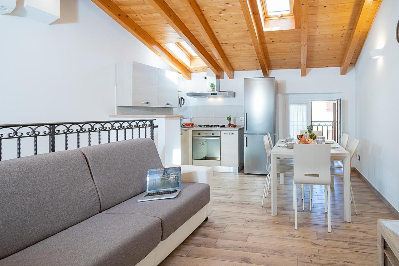 Casa Rossa - Regarda Travel Villa Bardolino Dış mekan fotoğraf